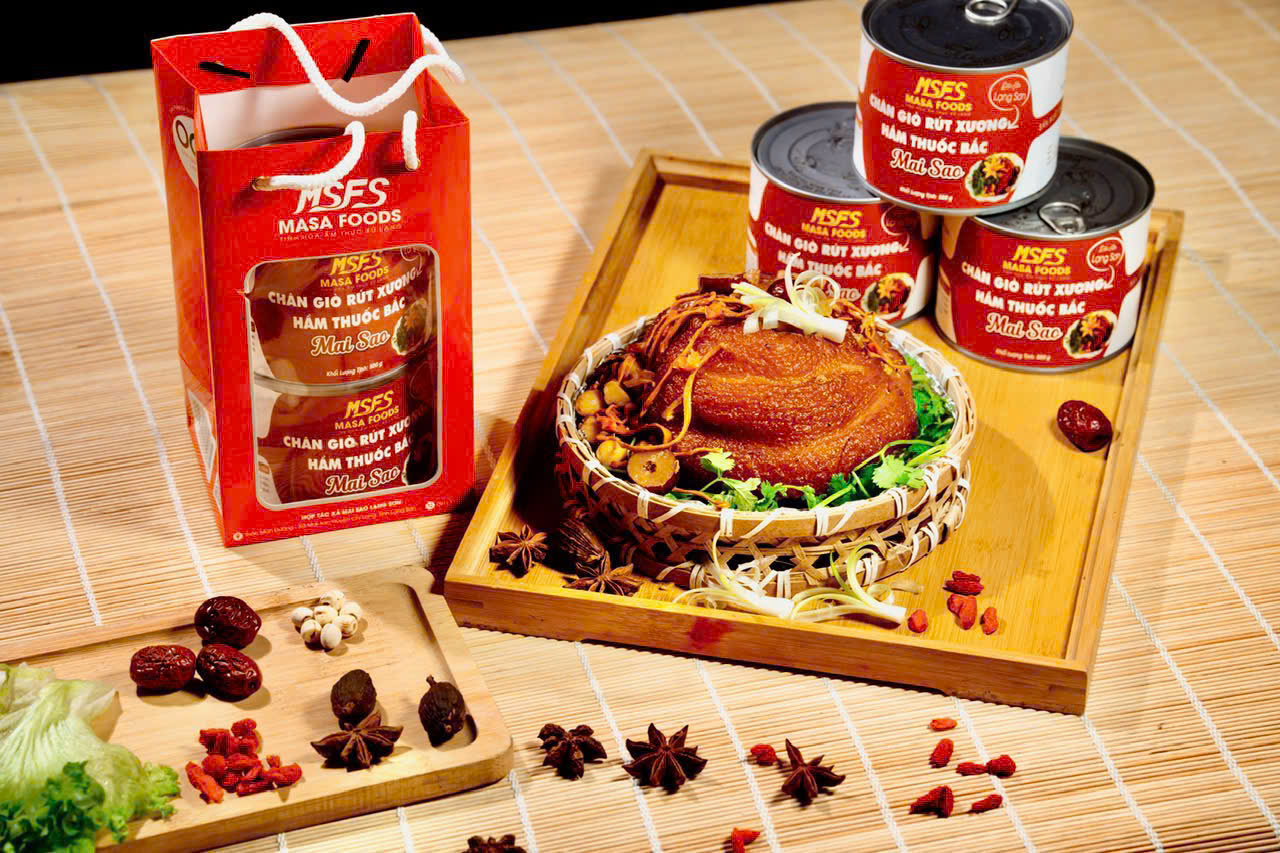 Chân giò rút xương hầm Thuốc bắc