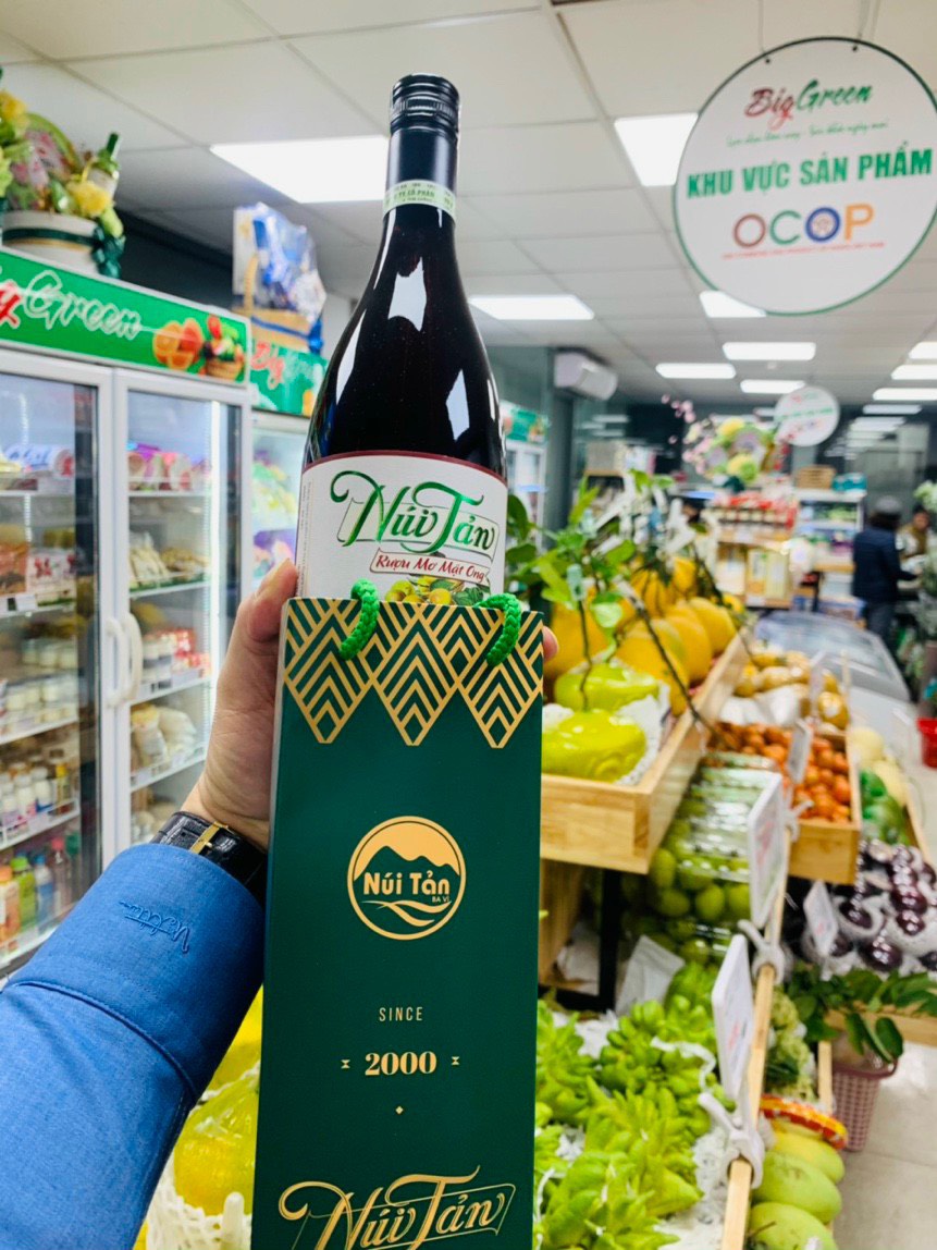 Rượu mơ Núi Tản (cổ cao)